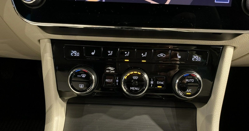 Skoda Superb cena 104900 przebieg: 107000, rok produkcji 2020 z Piastów małe 529